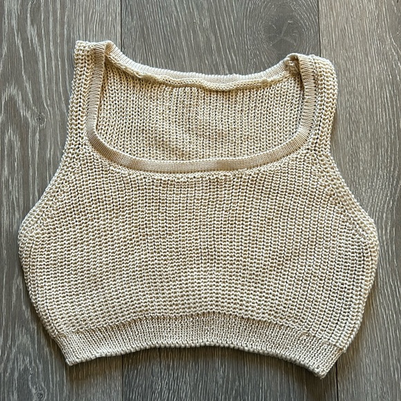 Billabong Tops - Knit crop top